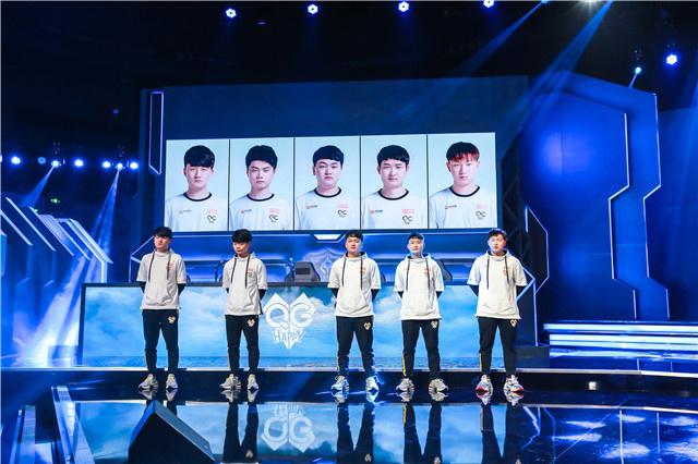 与此同时 与此同时