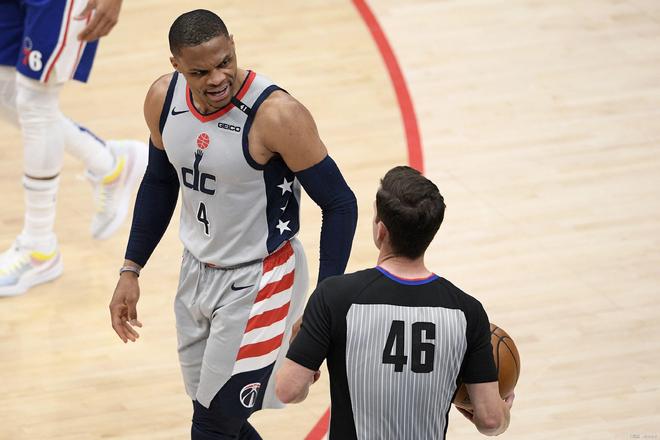 詹姆斯去湖 詹姆斯去湖